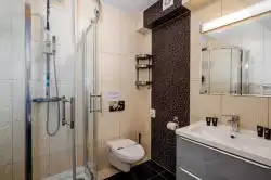 Salle de bain – vue de gauche