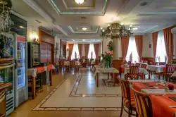 Salle à manger – vue depuis l’entrée