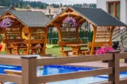 Hotel Białka Tatrzańska Tatry - piscines avec tables